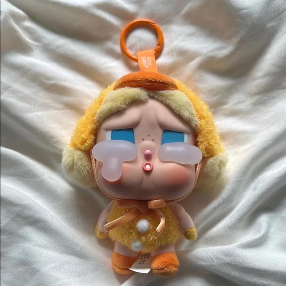 Pop Mart crybaby pendant, like new condition (no box) - Picture 3 of 3